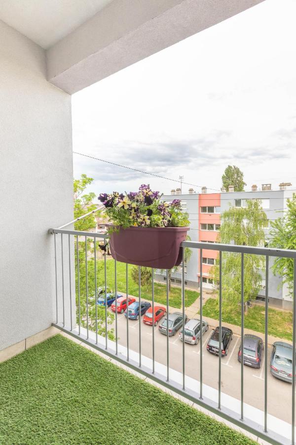 Cosy Apartment Hugo Osijek Exterior foto